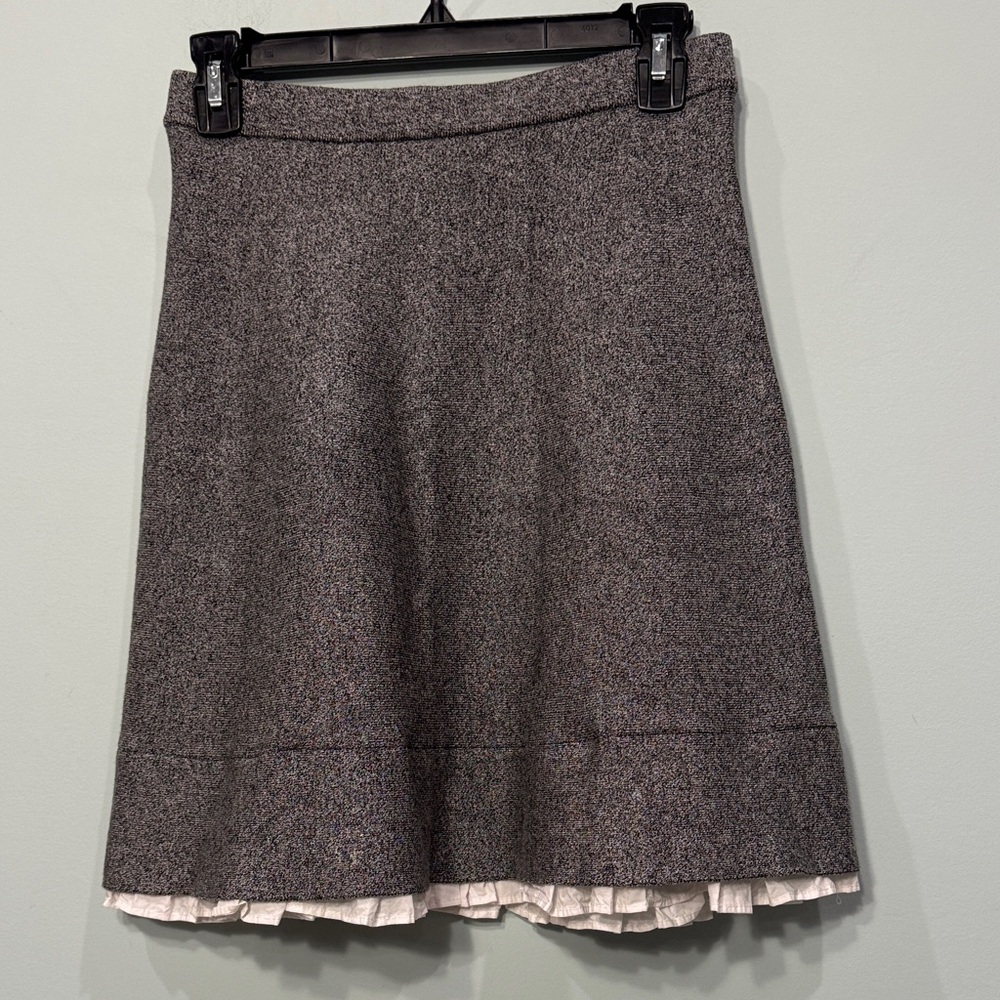 Saks Fifth Avenue Elegant Gray knit Women's Skirt with cotton ruffle Size XS/S